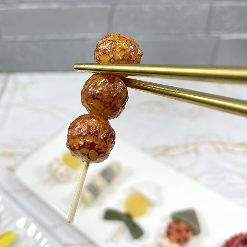Nowy brelok do kluczy z symula – Centerpiece Stick recenzja i cena